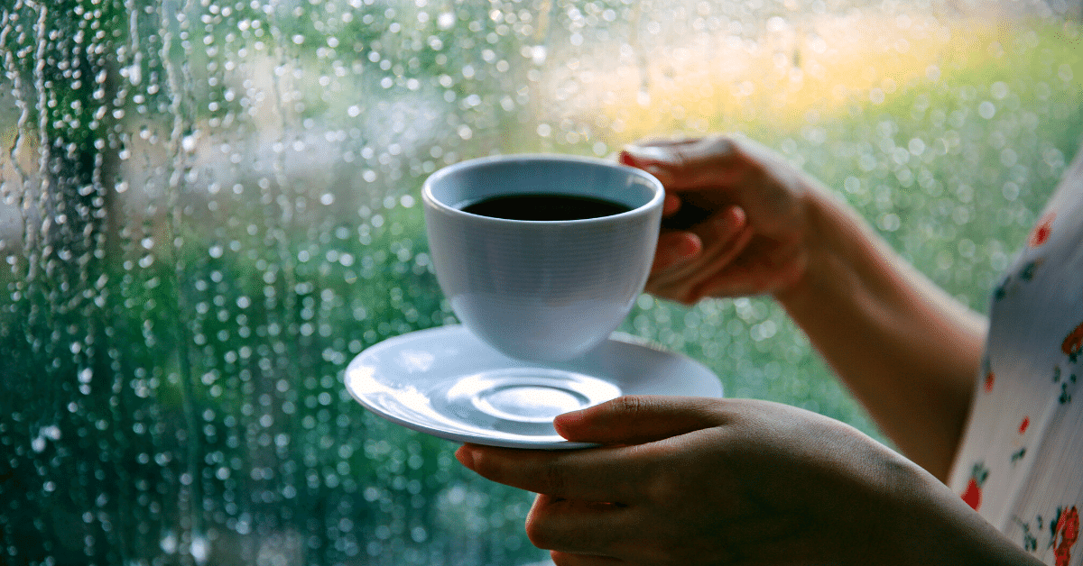 woman drinking coffee