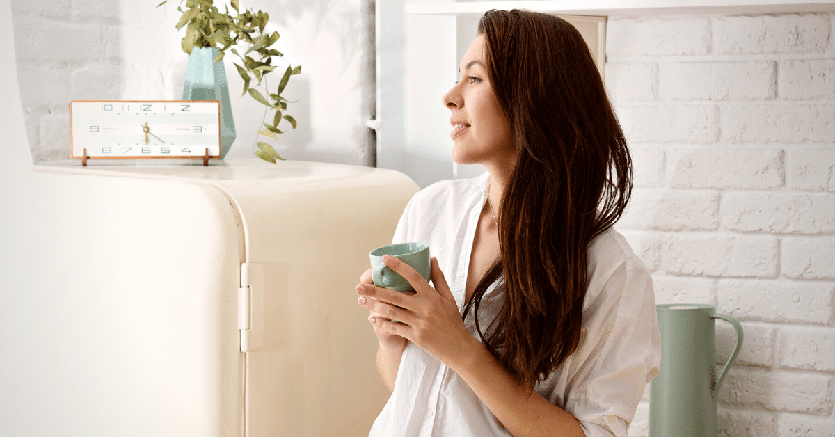 woman drinking coffee